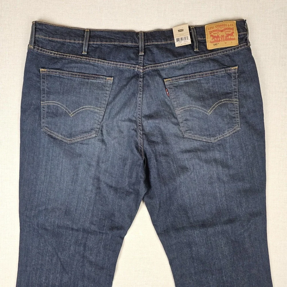 Levi's 541 Athletic Fit Denim Jeans Mens 44 x 30 Blue Medium Wash  NWT